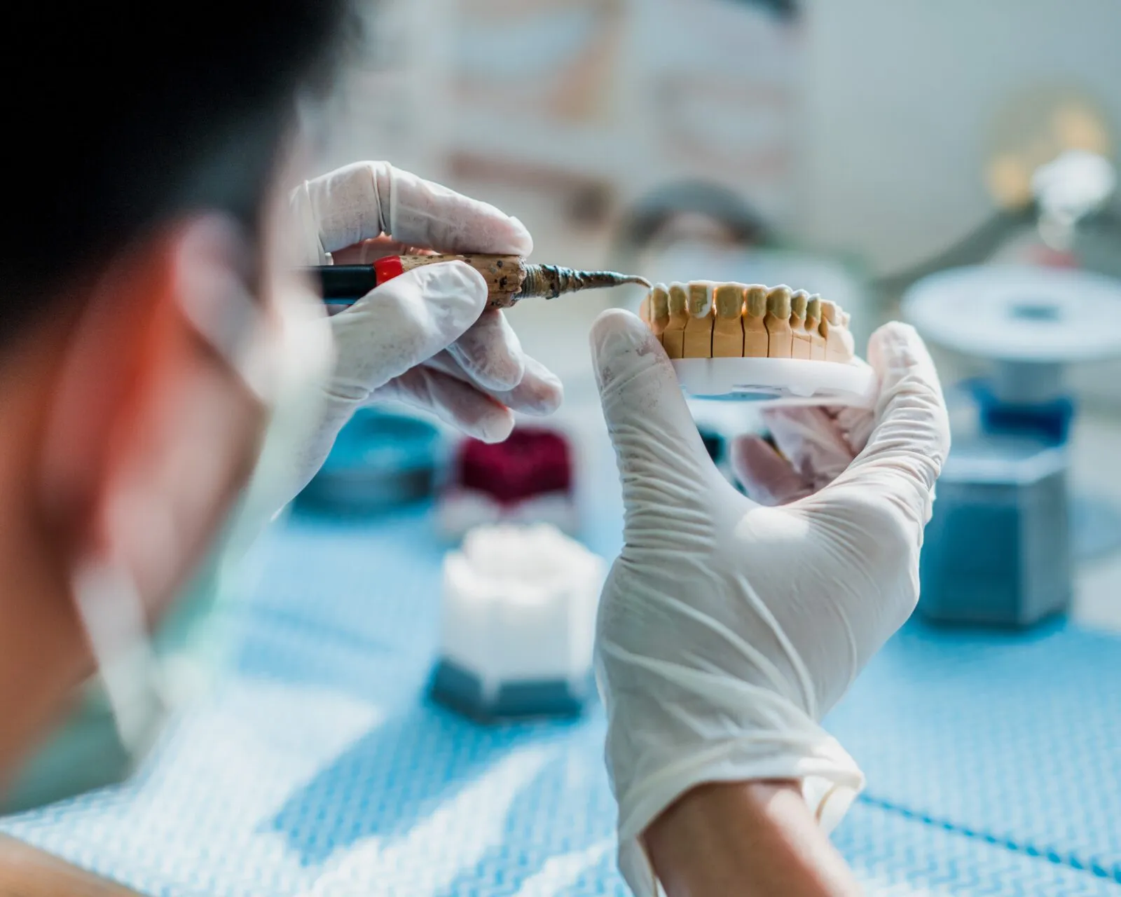 بهترین لابراتوار دندانسازی در باغ فردوس تهران