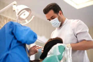 بهترین متخصص و مشاوره دندان مصنوعی در تهران
